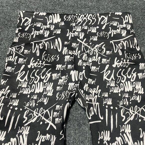 First Looks Leggings Womens S/M Black Kiss Script Print Seamless Skimmer Stretch - Picture 2 of 9
